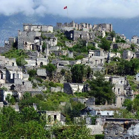 Hotel Defne 3*