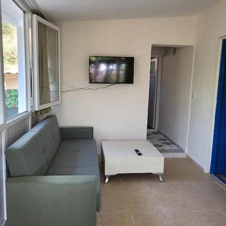 Hotel Defne 3*